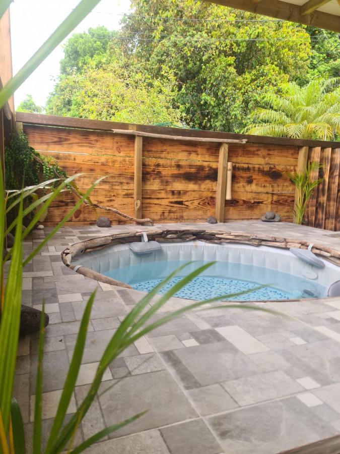 Kami Lodge F3 Jacuzzi Riviere-Salee Exterior photo